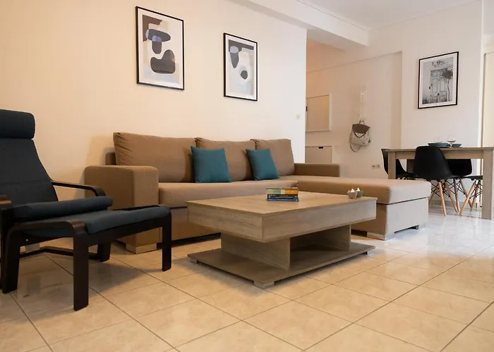 Spacious Apartment Close To The Sea And The City Center