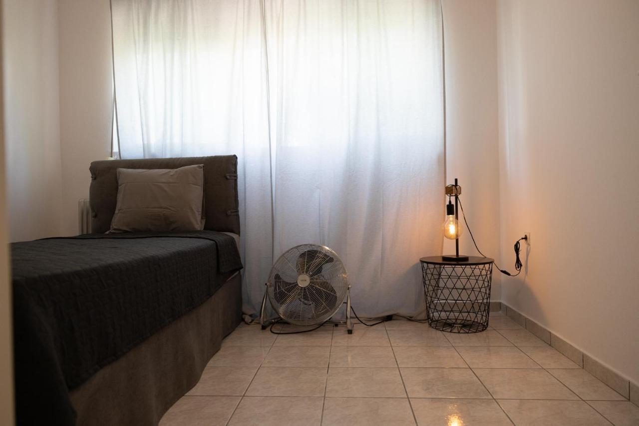 Spacious Close To The Sea And The Center Appartement Athènes