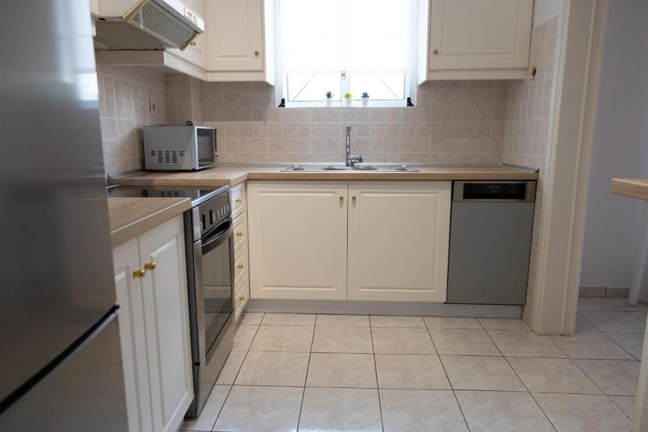 Spacious Close To The Sea And The Center Apartment Athens