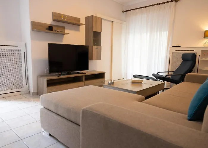 Spacious Apartment Close To The Sea And The City Center